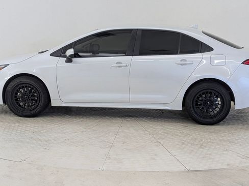 Used 2024 Toyota Corolla LE image 2