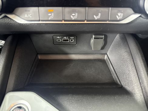 Used 2025 Nissan Altima 2.5 SV FWD image 28