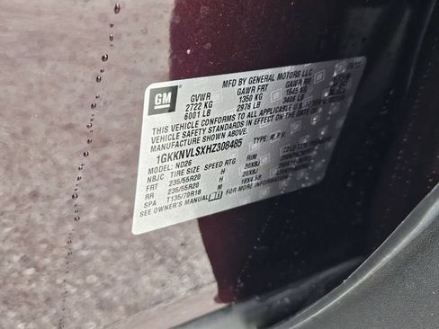 Certified 2017 GMC Acadia SLT AWD/4WD image 16