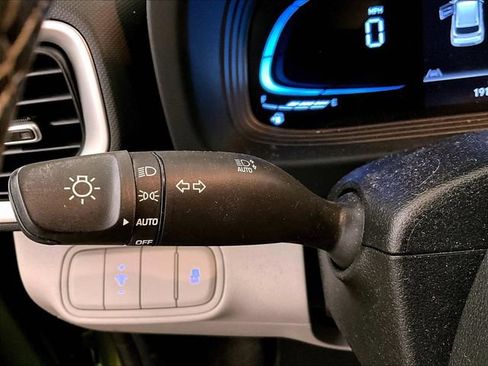 Used 2023 Hyundai Venue SEL FWD image 30