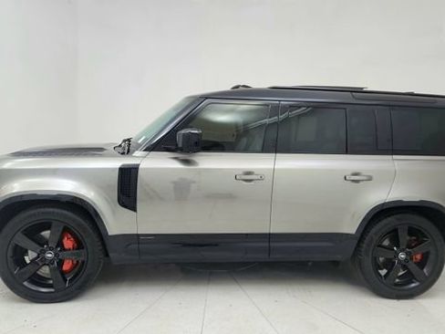 Used 2025 Land Rover Defender 110 X image 3