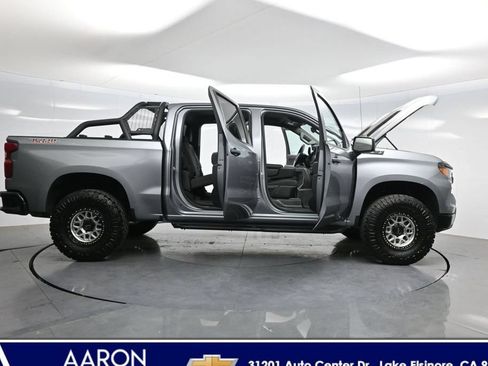 Used 2025 Chevrolet Silverado 1500 Custom Trail Boss w/ LPO, Dark Essentials Package AWD/4WD image 3