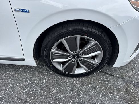 Used 2019 Hyundai Ioniq Limited FWD image 59