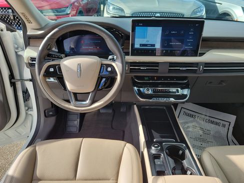 Certified 2024 Lincoln Corsair Reserve FWD image 12