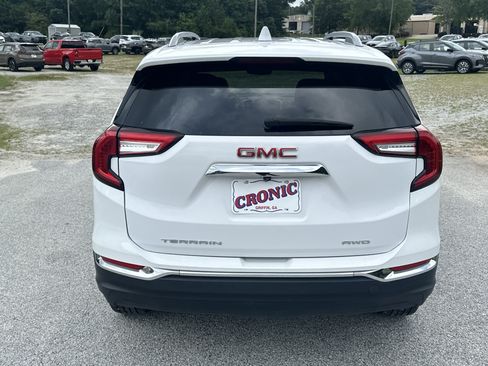 Used 2024 GMC Terrain SLT AWD/4WD image 6