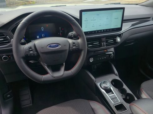 Used 2025 Ford Escape ST-Line w/ Equipment Group 301A FWD image 6