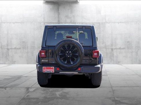 Used 2025 Jeep Wrangler Sahara image 6