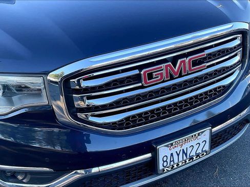 Used 2018 GMC Acadia SLT image 31