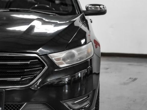 Used 2015 Ford Taurus Limited FWD image 41