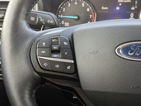 Used 2020 Ford Explorer XLT w/ Equipment Group 202A image 28