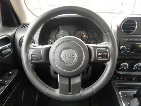 Used 2016 Jeep Patriot High Altitude image 12