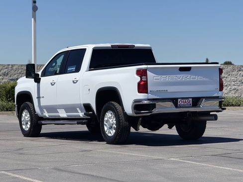 Used 2023 Chevrolet Silverado 2500 LT w/ Convenience Package AWD/4WD image 5