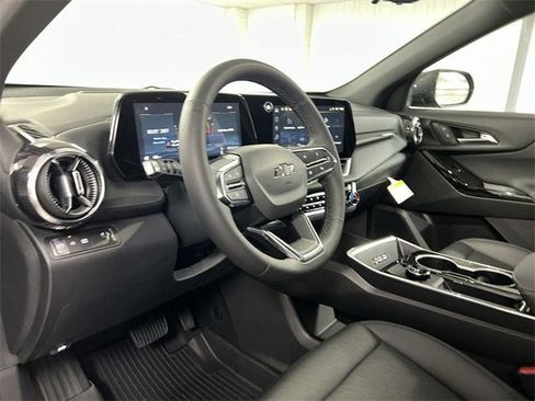 New 2026 Chevrolet Equinox LT w/ Convenience Package II image 10