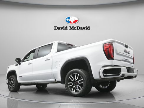 Used 2024 GMC Sierra 1500 AT4 w/ AT4 Preferred Package image 9