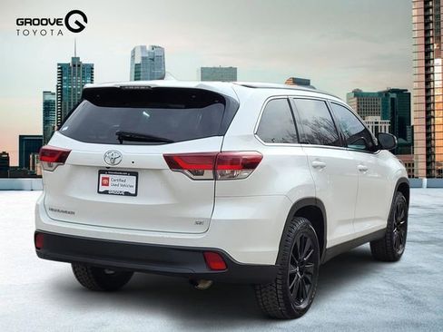 Used 2019 Toyota Highlander SE image 6