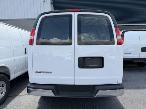 New 2026 Chevrolet Express 3500 Extended RWD image 6