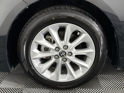 Used 2022 Toyota Corolla XLE image 37