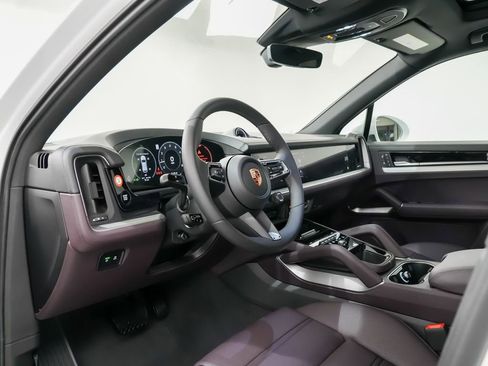 New 2026 Porsche Cayenne image 4