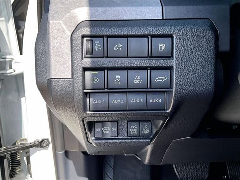 Used 2025 Toyota 4Runner Trailhunter image 30