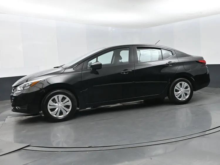 Used 2025 Nissan Versa S FWD image 5