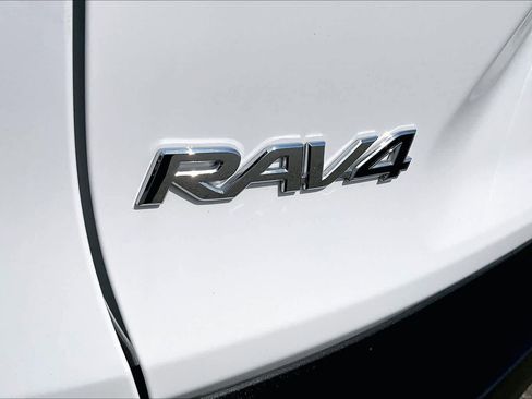 Used 2024 Toyota RAV4 XLE AWD/4WD image 30