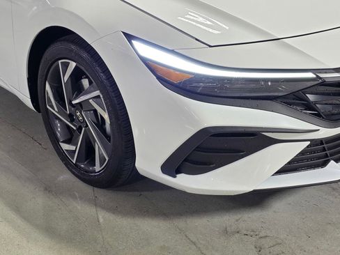 Certified 2025 Hyundai Elantra Sport FWD image 10
