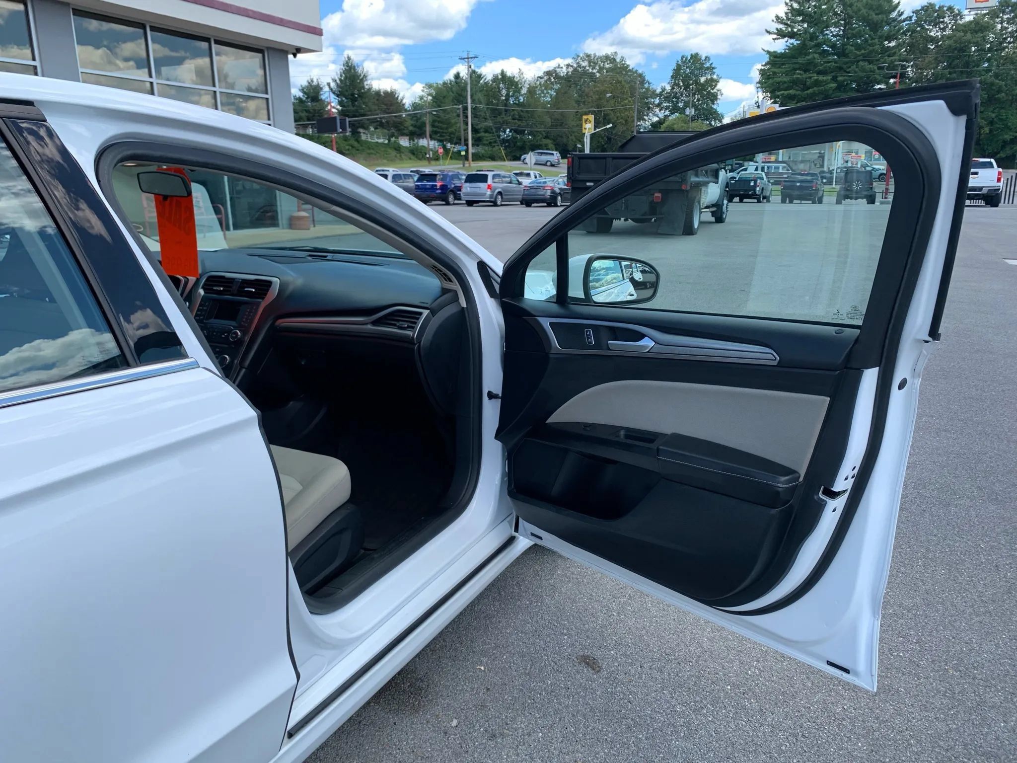 Used 2018 Ford Fusion S FWD image 19