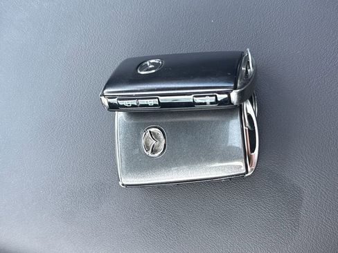 Used 2021 MAZDA MAZDA3 Hatchback w/Premium Plus Pkg image 29