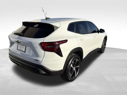 Used 2024 Chevrolet Trax RS w/ Driver Confidence Package image 2