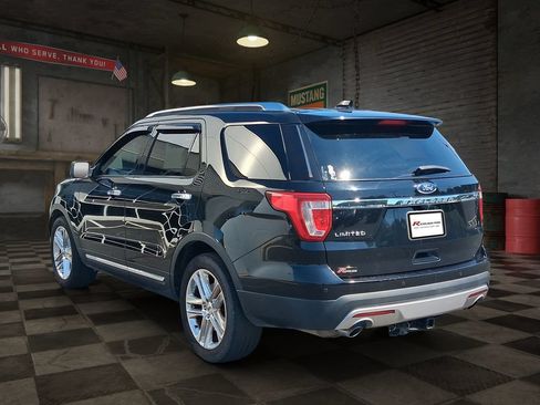 Used 2017 Ford Explorer Limited w/ Equipment Group 301A FWD image 4