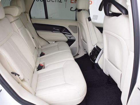 Used 2023 Land Rover Range Rover SE image 18