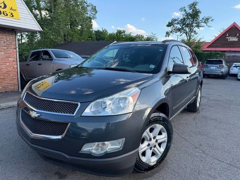 Used 2011 Chevrolet Traverse LS FWD image 2