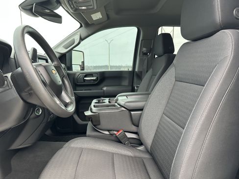 Used 2024 Chevrolet Silverado 2500 Custom w/ Custom Convenience Package image 13