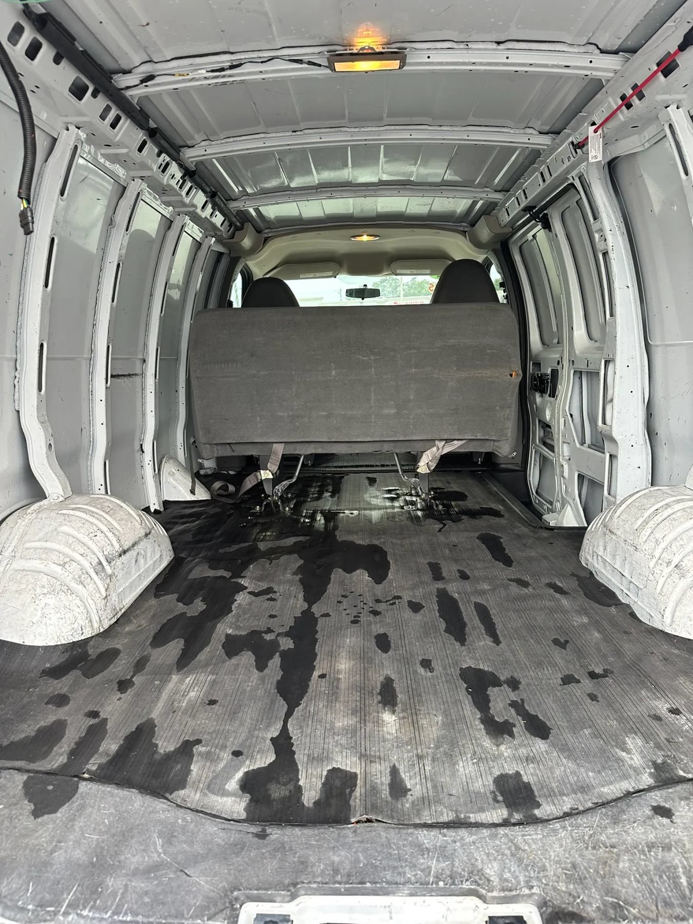 Used 2012 Chevrolet Express 2500 RWD image 14