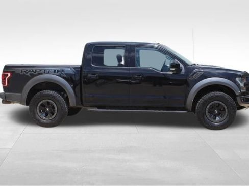Used 2017 Ford F150 Raptor w/ Equipment Group 802A Luxury AWD/4WD image 4