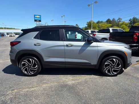 Used 2024 Chevrolet TrailBlazer RS w/ Convenience Package AWD/4WD image 9