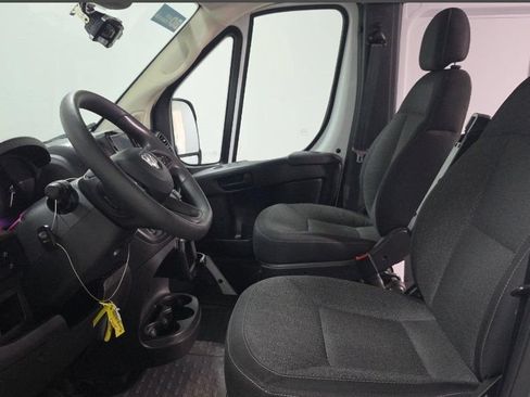 Used 2024 RAM ProMaster 2500 FWD image 5