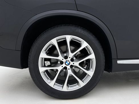 Used 2023 BMW X5 xDrive40i w/ Premium Package AWD/4WD image 29