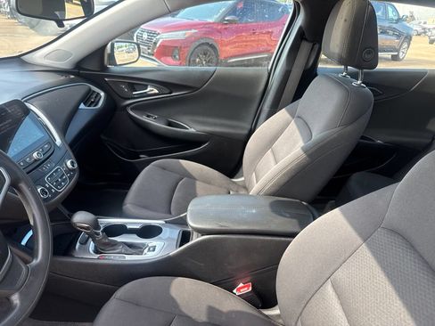 Used 2022 Chevrolet Malibu LT FWD image 38