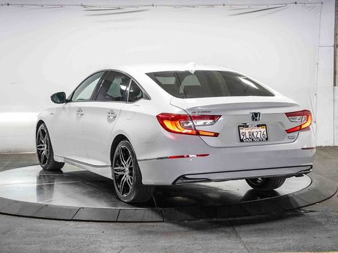 Used 2021 Honda Accord Touring image 2