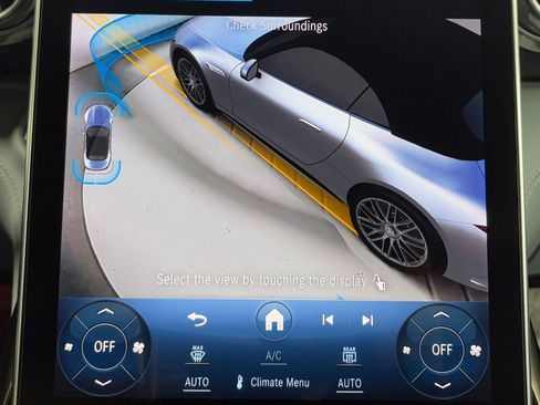 Used 2022 Mercedes-Benz SL 55 AMG 4MATIC w/ Driver Assistance Package image 24