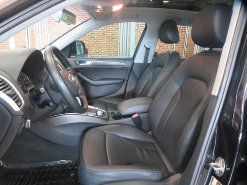Used 2015 Audi Q5 2.0T Premium Plus w/ Technology Package AWD/4WD image 15