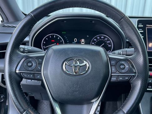 Used 2019 Toyota Avalon XSE FWD image 19