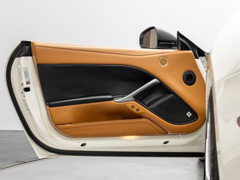 Used 2015 Ferrari F12 Berlinetta image 41