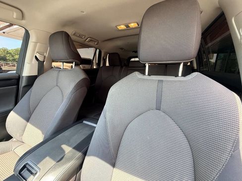 Used 2023 Toyota Highlander L FWD image 28
