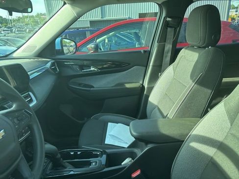 Used 2024 Chevrolet TrailBlazer LT FWD image 9