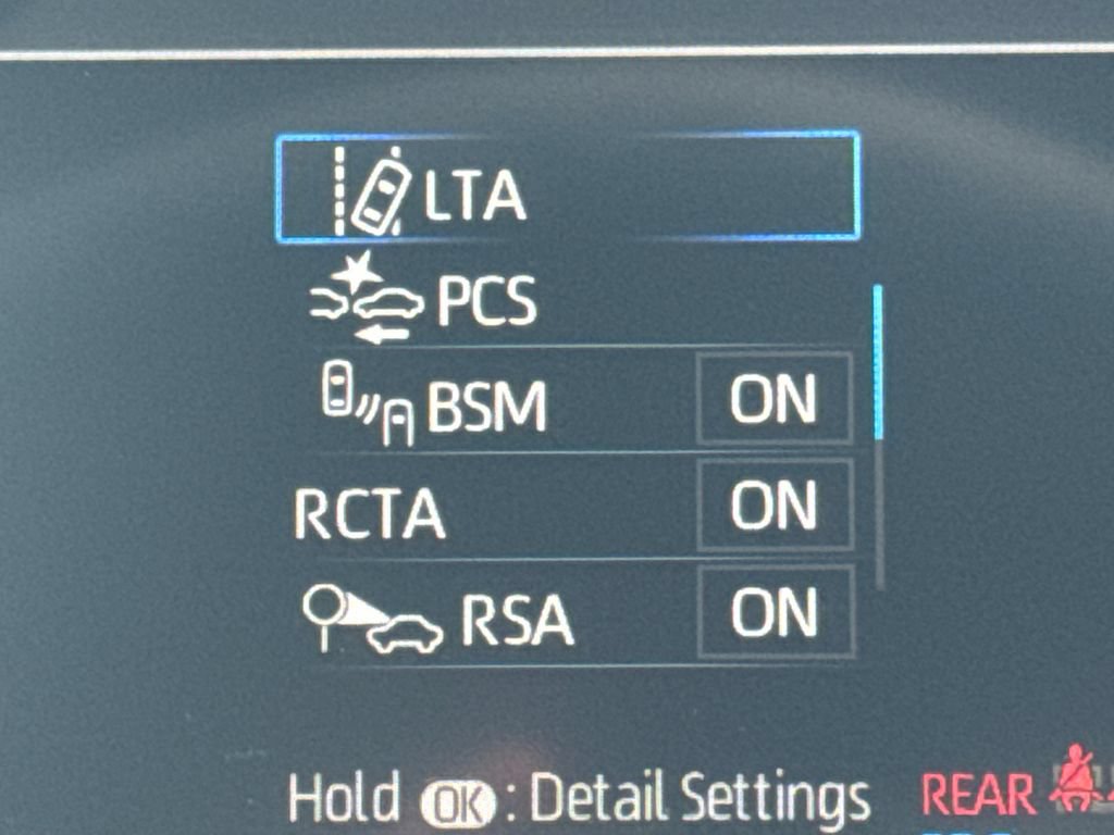 Used 2025 Toyota RAV4 XLE AWD/4WD image 19