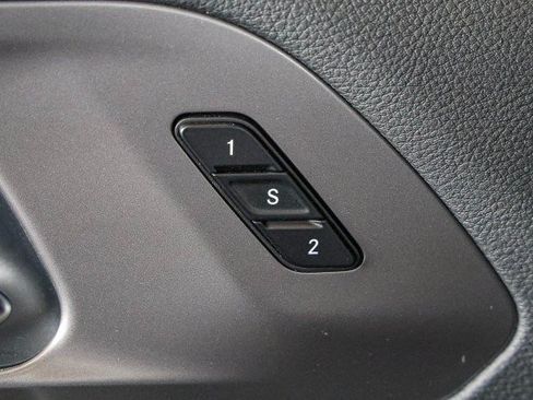 Used 2026 Chrysler Pacifica Select FWD image 26