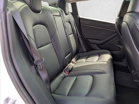 Used 2023 Tesla Model 3 Standard Range image 18