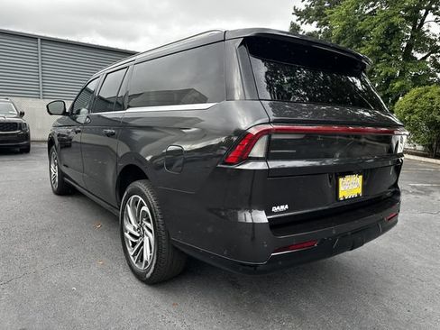 Certified 2025 Lincoln Navigator L Reserve AWD/4WD image 7